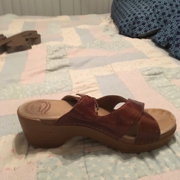 Shoes - Picture 3 of 4